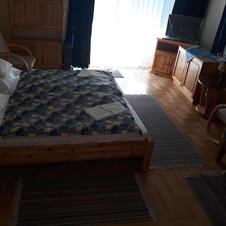 Kenezy Lux Apartman Vendeghaz Hajdúszoboszló Eksteriør billede